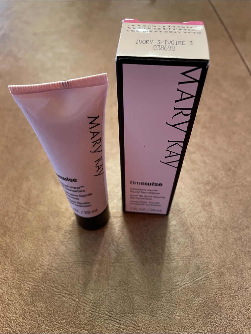 Mary Kay Discontinued TimeWise Luminous-Wear Foundation -Ivory 3 New